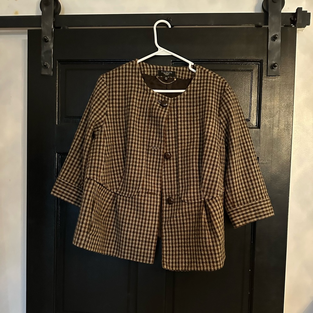 Talbots over jacket with 3/4 sleeves. Great conditions.